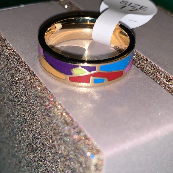 🎉Last one left! 🎉 Luxury Statement Ring - Picture 2 of 9